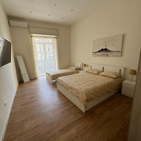La Dimora Di Cinzia Apartment Наполи Екстериор снимка